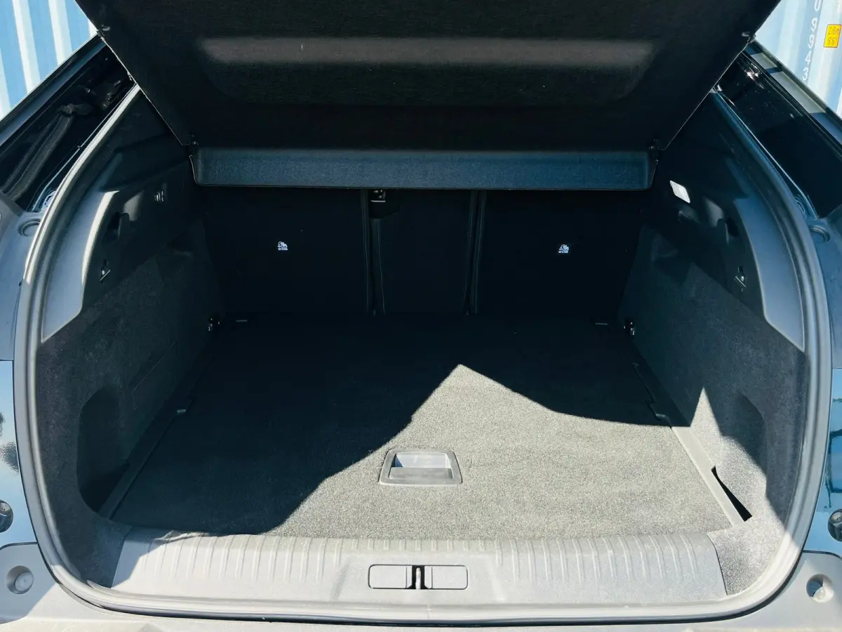 1.6 plug-in Hybrid 195 Allure 360 Camera | Afneembare trekhaak | Adeptieve cruise control | Keyless | Apple carplay & Android auto