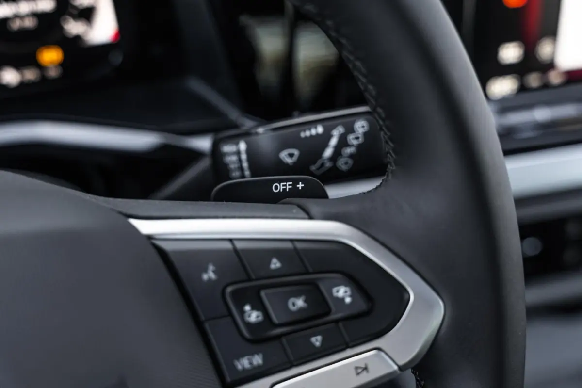 1.5 eHybrid 245pk L1 Bulli Edition 4Motion 6p. | 18" Velgen | Navigatie