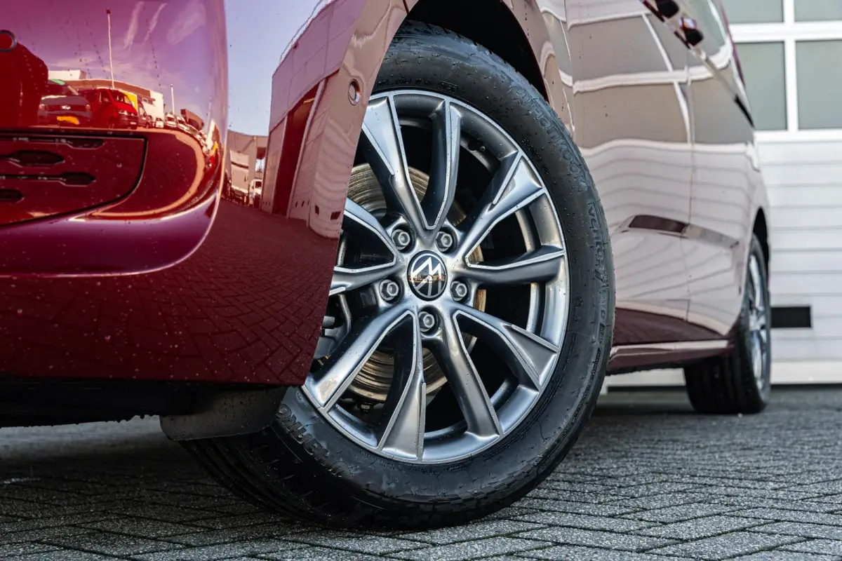 1.5 eHybrid 245pk L1 Bulli Edition 4Motion 6p. | 18" Velgen | Navigatie