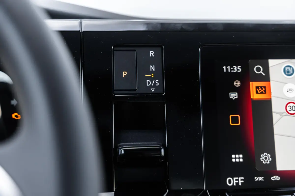1.5 eHybrid 245pk L1 Bulli Edition 4Motion 6p. | 18" Velgen | Navigatie