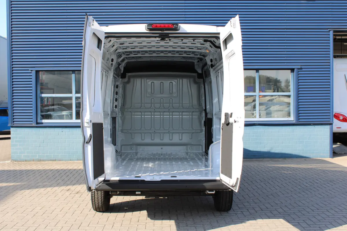E-Ducato L3H2 3,5T 110 kWh | 8 JAAR GARANTIE | CAMERA | NAVI | ALL SEASON BANDEN | DIGITALE BINNENSPIEGEL | DRAADLOOS CARPLAY |