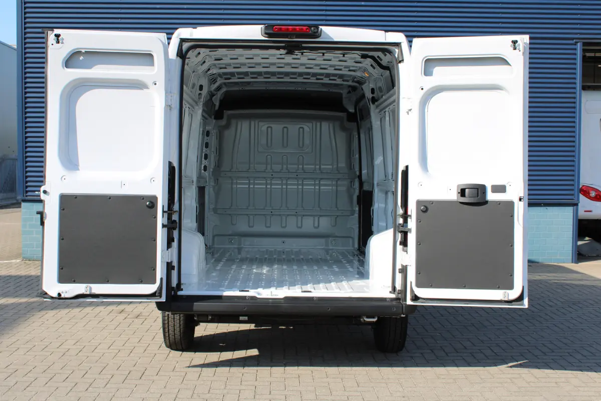 E-Ducato L3H2 3,5T 110 kWh | 8 JAAR GARANTIE | CAMERA | NAVI | ALL SEASON BANDEN | DIGITALE BINNENSPIEGEL | DRAADLOOS CARPLAY |