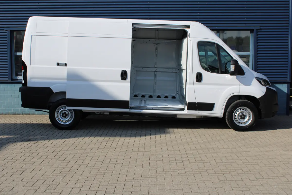 E-Ducato L3H2 3,5T 110 kWh | 8 JAAR GARANTIE | CAMERA | NAVI | ALL SEASON BANDEN | DIGITALE BINNENSPIEGEL | DRAADLOOS CARPLAY |