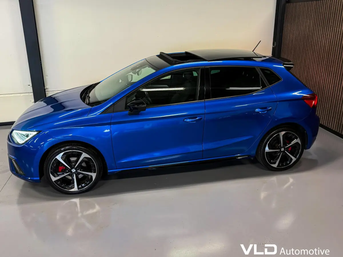 1.0 TSI FR LED PANO BEATS CAM CARPLAY ALCANTARA