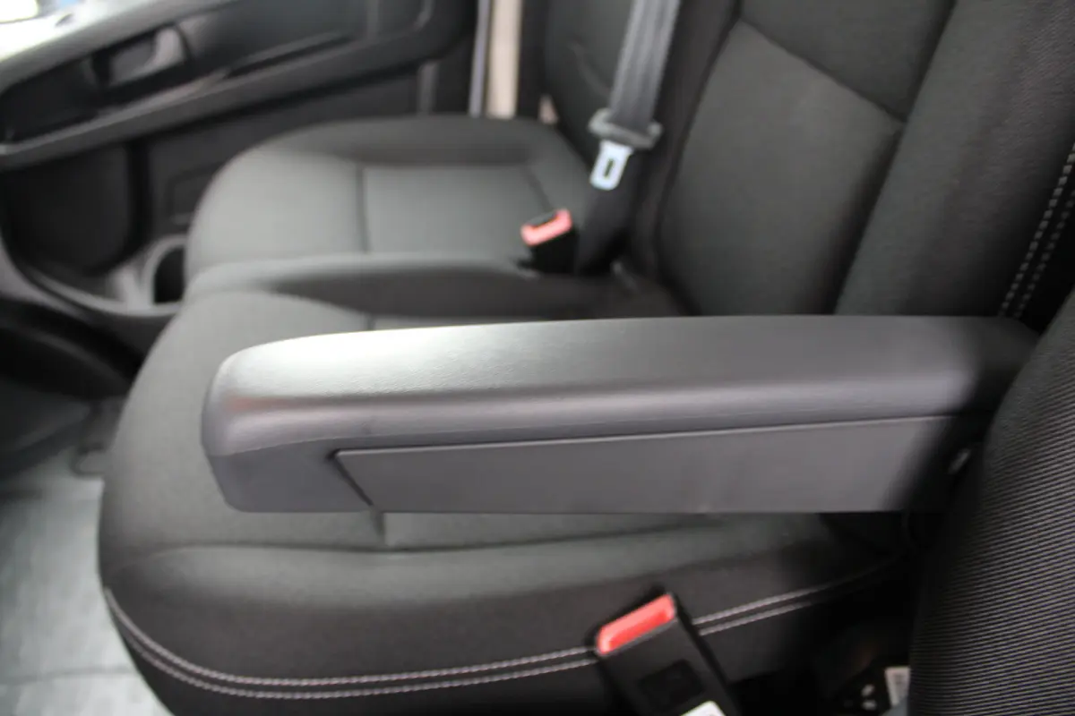 Electric L3H2 3.5t 110kWh | 8 JAAR GARANTIE | NAVI | BETIMMERING | KEYLESS | DRAADLOOS CARPLAY |