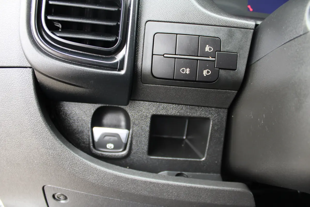Electric L3H2 3.5t 110kWh | 8 JAAR GARANTIE | NAVI | BETIMMERING | KEYLESS | DRAADLOOS CARPLAY |
