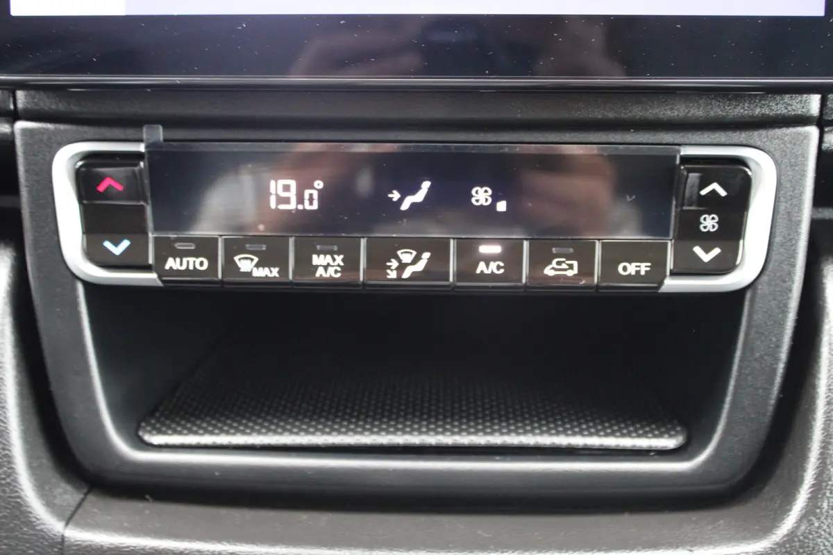Electric L3H2 3.5t 110kWh | 8 JAAR GARANTIE | NAVI | BETIMMERING | KEYLESS | DRAADLOOS CARPLAY |