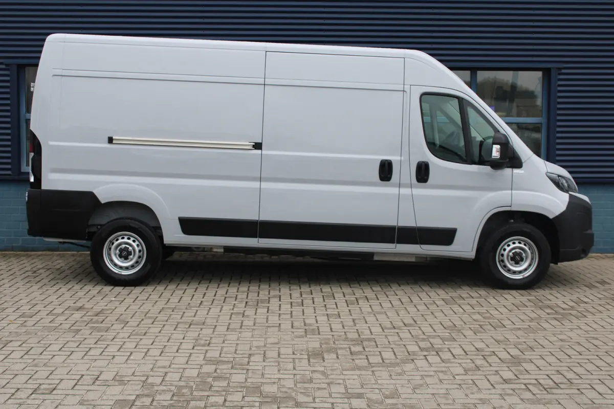 Electric L3H2 3.5t 110kWh | 8 JAAR GARANTIE | NAVI | BETIMMERING | KEYLESS | DRAADLOOS CARPLAY |