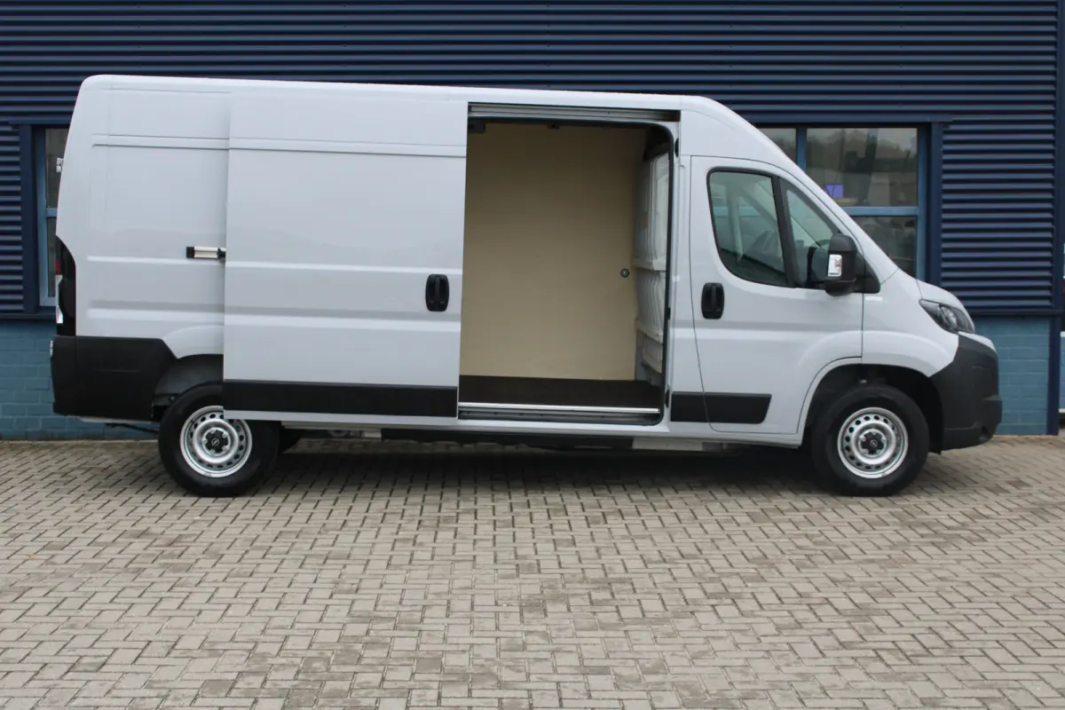 Electric L3H2 3.5t 110kWh | 8 JAAR GARANTIE | NAVI | BETIMMERING | KEYLESS | DRAADLOOS CARPLAY |