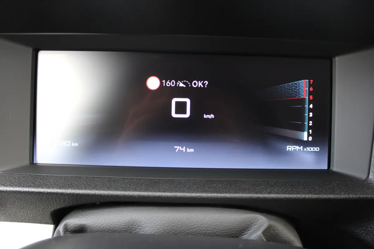 2.0 BlueHDI 145 PK | 8 JAAR GARANTIE | TREKHAAK | VERWAMRDE STOELEN + STUUR | CAMERA | NAVI | DIGITALE BINNENSPIEGEL | FULL LED | DRAADLOOS CARPLAY