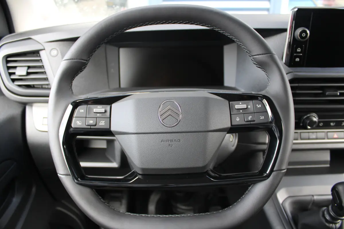 2.0 BlueHDI 145 PK | 8 JAAR GARANTIE | TREKHAAK | VERWAMRDE STOELEN + STUUR | CAMERA | NAVI | DIGITALE BINNENSPIEGEL | FULL LED | DRAADLOOS CARPLAY