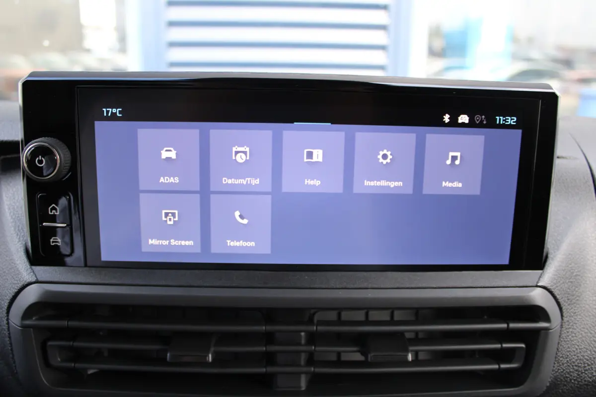 2.0 BlueHDI 145 PK | 8 JAAR GARANTIE | TREKHAAK | VERWAMRDE STOELEN + STUUR | CAMERA | NAVI | DIGITALE BINNENSPIEGEL | FULL LED | DRAADLOOS CARPLAY
