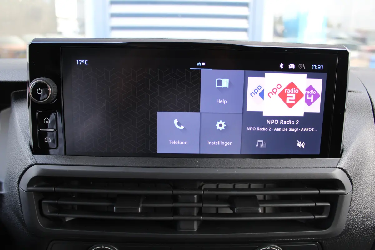 2.0 BlueHDI 145 PK | 8 JAAR GARANTIE | TREKHAAK | VERWAMRDE STOELEN + STUUR | CAMERA | NAVI | DIGITALE BINNENSPIEGEL | FULL LED | DRAADLOOS CARPLAY
