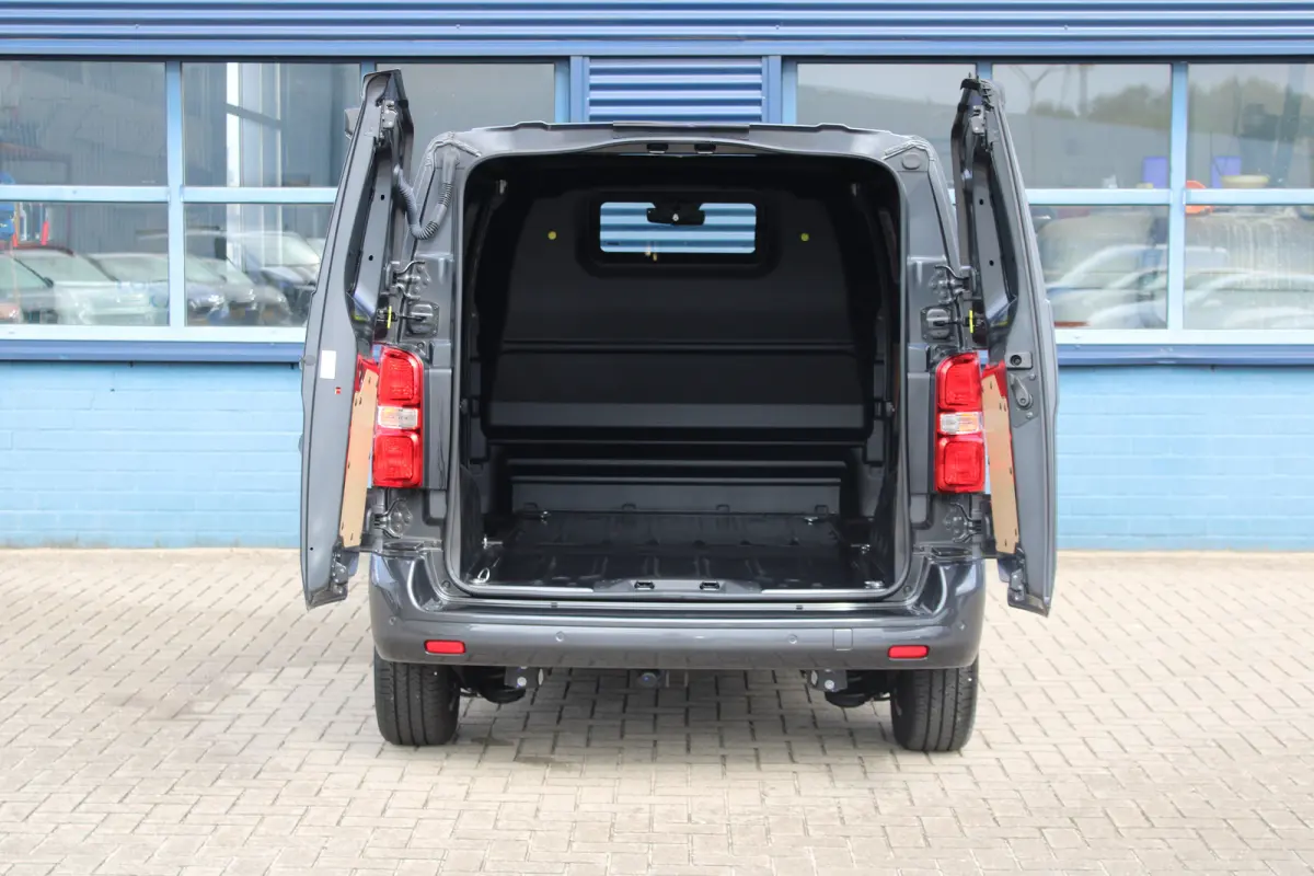 2.0 BlueHDI 145 PK | 8 JAAR GARANTIE | TREKHAAK | VERWAMRDE STOELEN + STUUR | CAMERA | NAVI | DIGITALE BINNENSPIEGEL | FULL LED | DRAADLOOS CARPLAY
