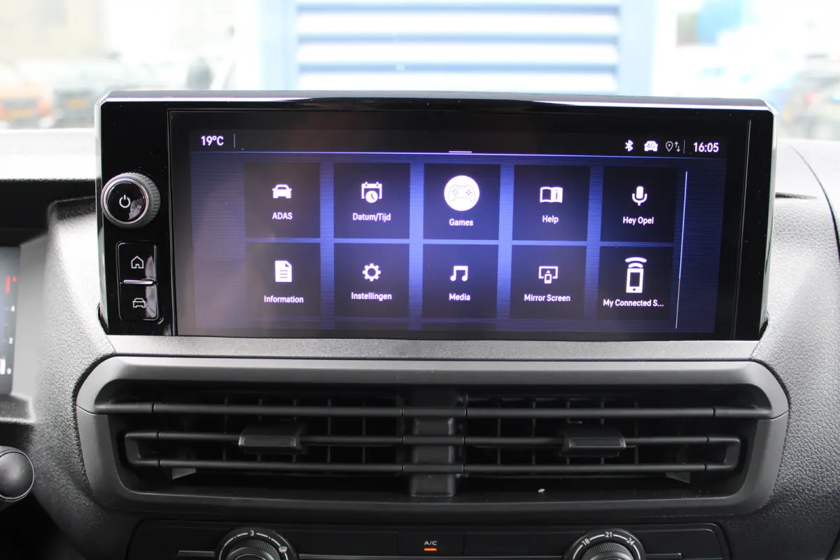 2.0 Diesel 145 PK AUTOMAAT INCL REST BPM | TREKHAAK | NAVI | BETIMMERING | DRAADLOOS CARPLAY |