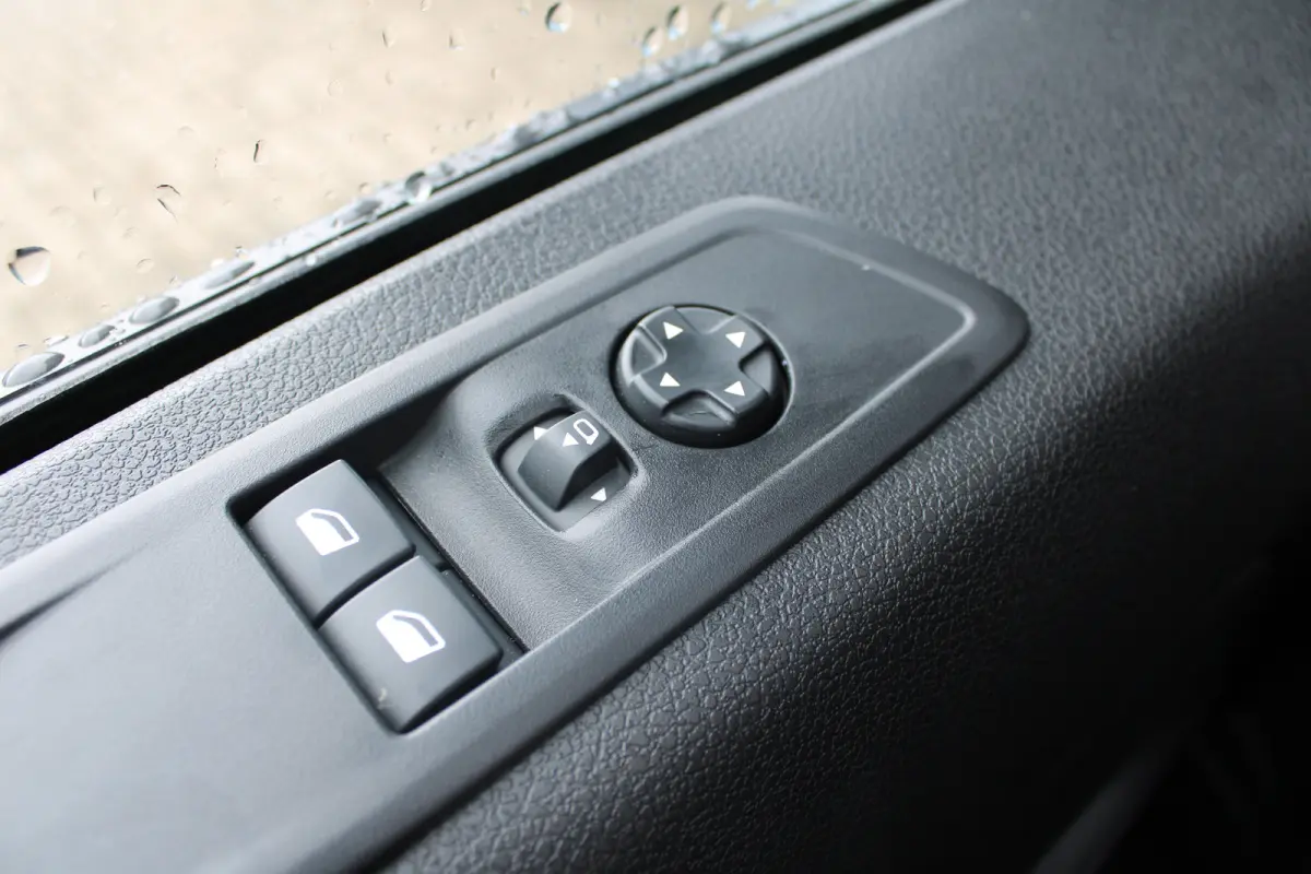 2.0 Diesel 145 PK AUTOMAAT INCL REST BPM | TREKHAAK | NAVI | BETIMMERING | DRAADLOOS CARPLAY |