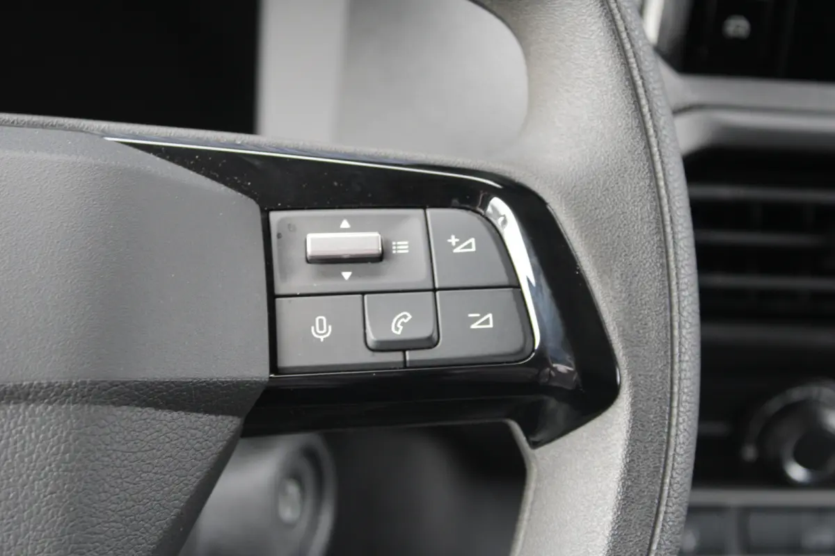 2.0 Diesel 145 PK AUTOMAAT INCL REST BPM | TREKHAAK | NAVI | BETIMMERING | DRAADLOOS CARPLAY |