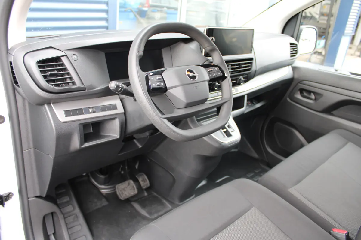 2.0 Diesel 145 PK AUTOMAAT INCL REST BPM | TREKHAAK | NAVI | BETIMMERING | DRAADLOOS CARPLAY |