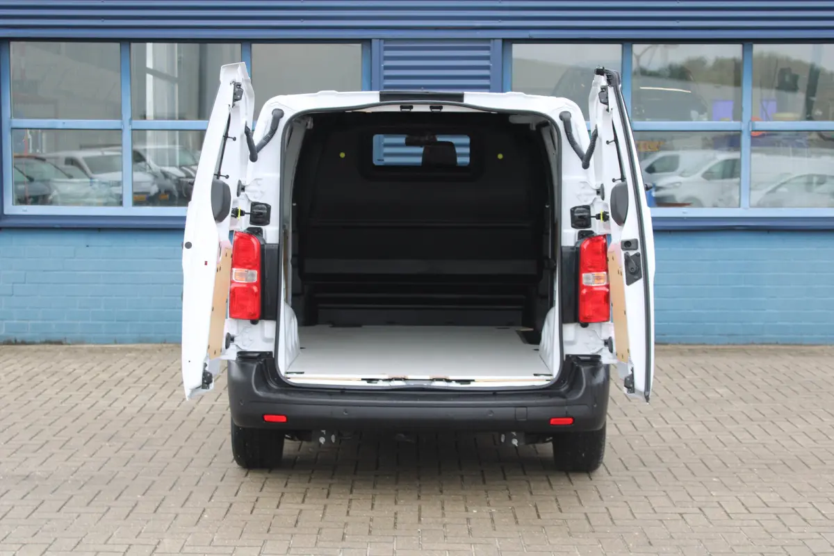 2.0 Diesel 145 PK AUTOMAAT INCL REST BPM | TREKHAAK | NAVI | BETIMMERING | DRAADLOOS CARPLAY |