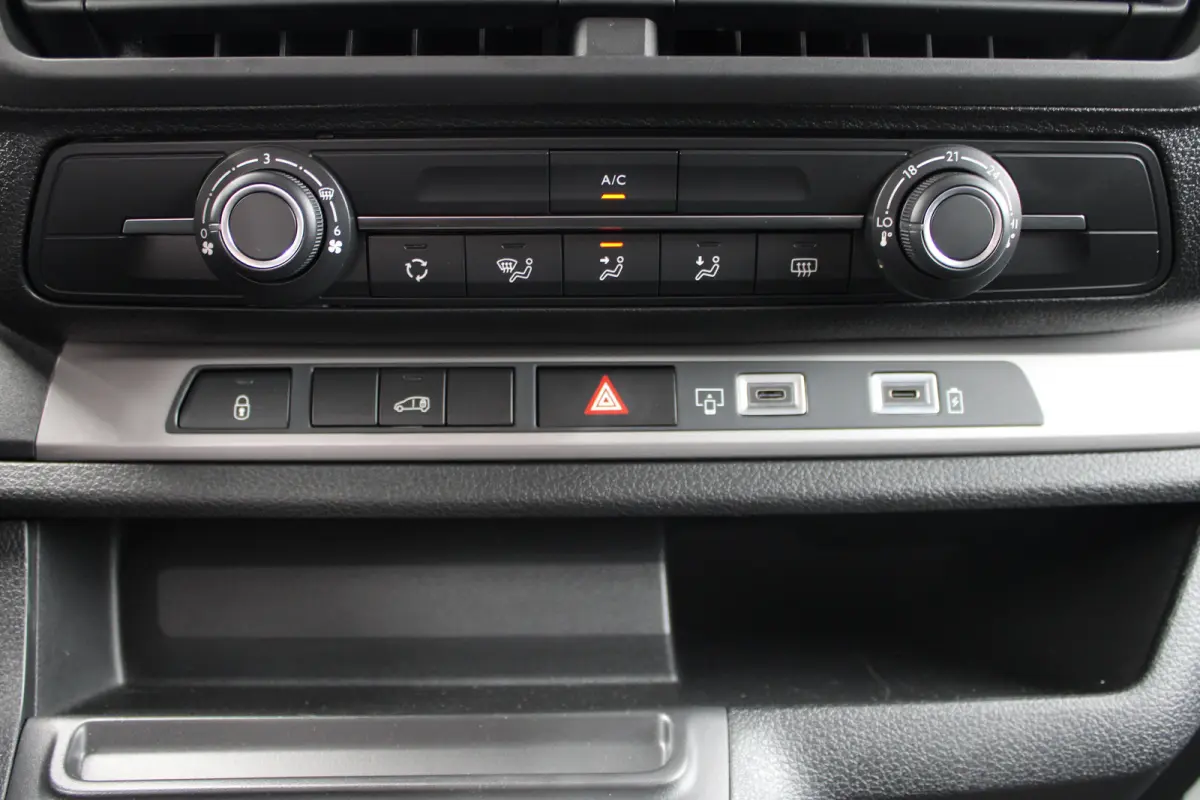 2.0 Diesel 145 PK AUTOMAAT INCL REST BPM | TREKHAAK | NAVI | BETIMMERING | DRAADLOOS CARPLAY |