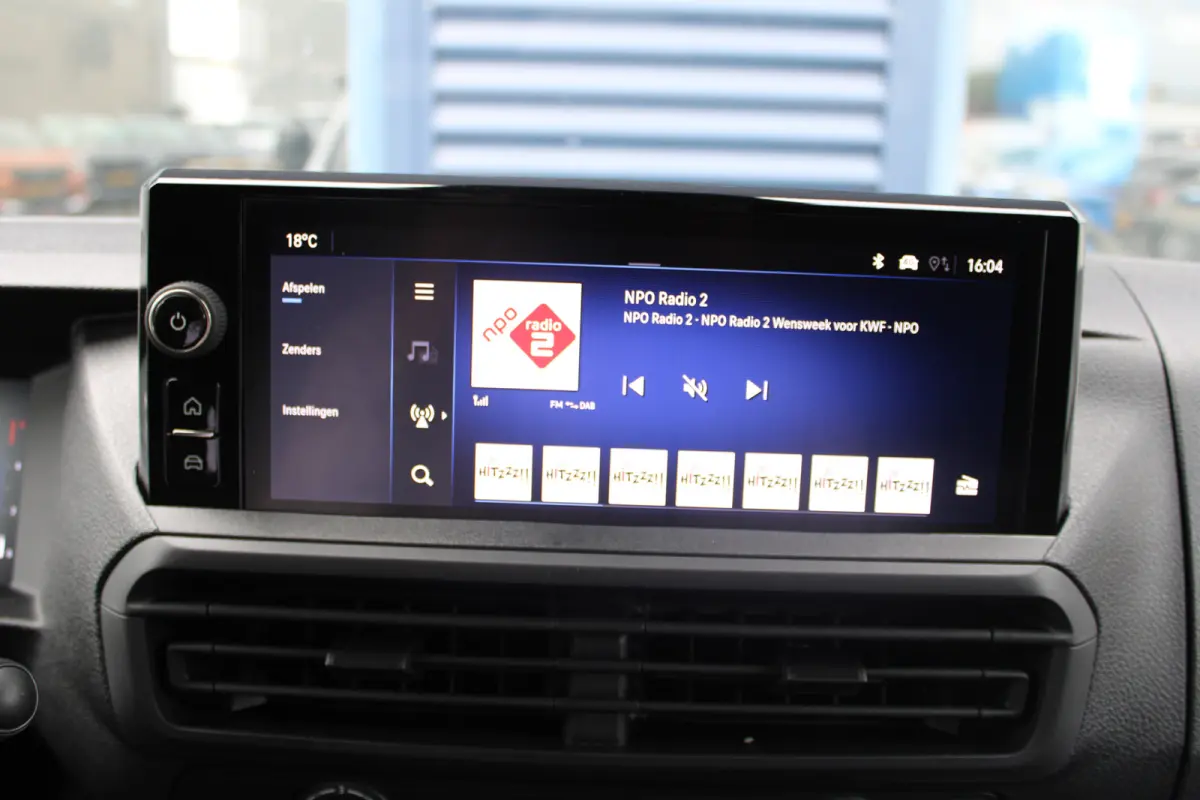 2.0 Diesel 145 PK AUTOMAAT INCL REST BPM | TREKHAAK | NAVI | BETIMMERING | DRAADLOOS CARPLAY |