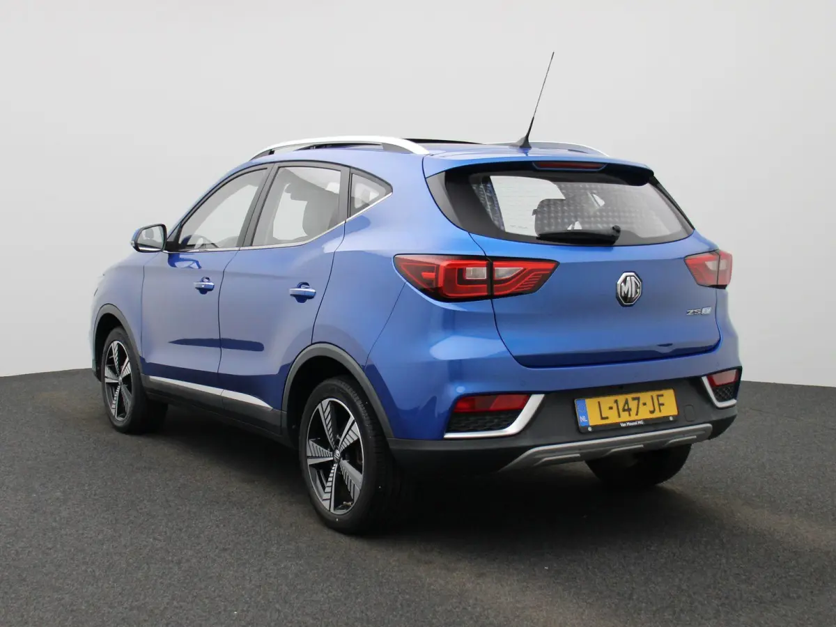 MG Luxury 45 kWh | Automaat | Panoramadak | Leder | Navigatie | Airco | Achteruitrijcamera | Apple Carplay / Android Auto | Stoelverwarming | Lichtmetalen Velgen |