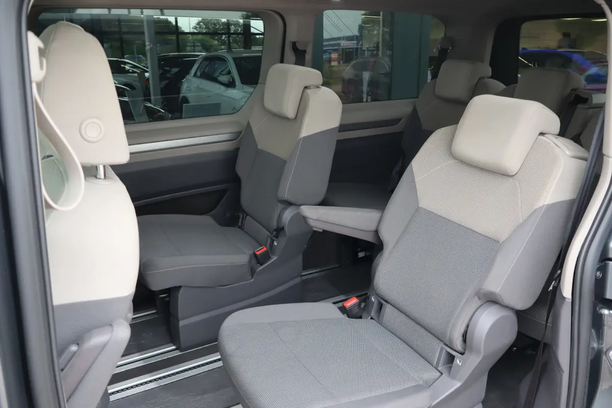 1.4 eHybrid L2H1 Life Business 150PK | Achteruitrijcamera | Airco (automatisch) | Apple Carplay/Android Auto|telefoonintegratie premium