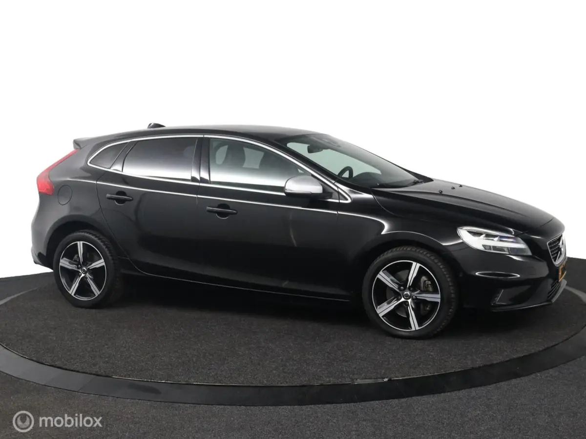 1.5 T3 Polar+ Sport | 32.624KM | Panoramadak | Keyless | DAB | Verwarmbare Voorstoelen | Privacy Glass