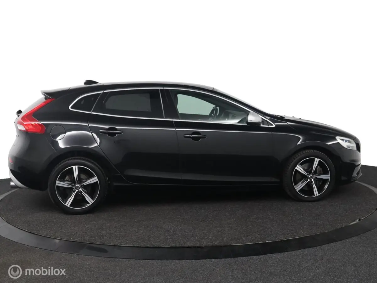 1.5 T3 Polar+ Sport | 32.624KM | Panoramadak | Keyless | DAB | Verwarmbare Voorstoelen | Privacy Glass