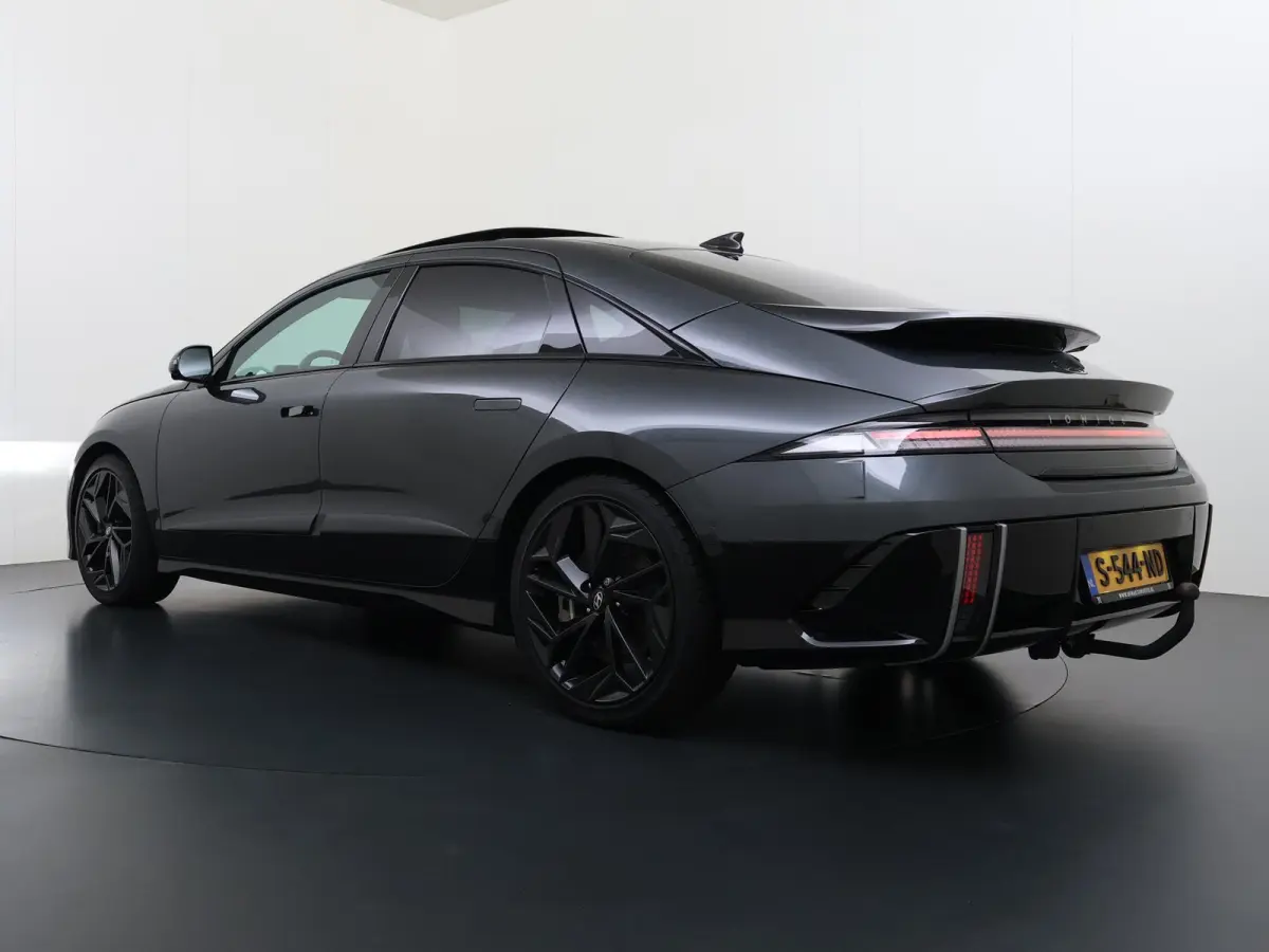 First Edition AWD 77.4 kWh VAN: 36.900,- VOOR: 32.877,- UW HERFSTVOORDEEL: 4.023,- SOH 100% | PANO | STOEL VERWAMRING VOOR & ACHTER | MEM. SEAT | ELEK. STOELEN | BOSE BOXEN | 360 CAMERA | FA