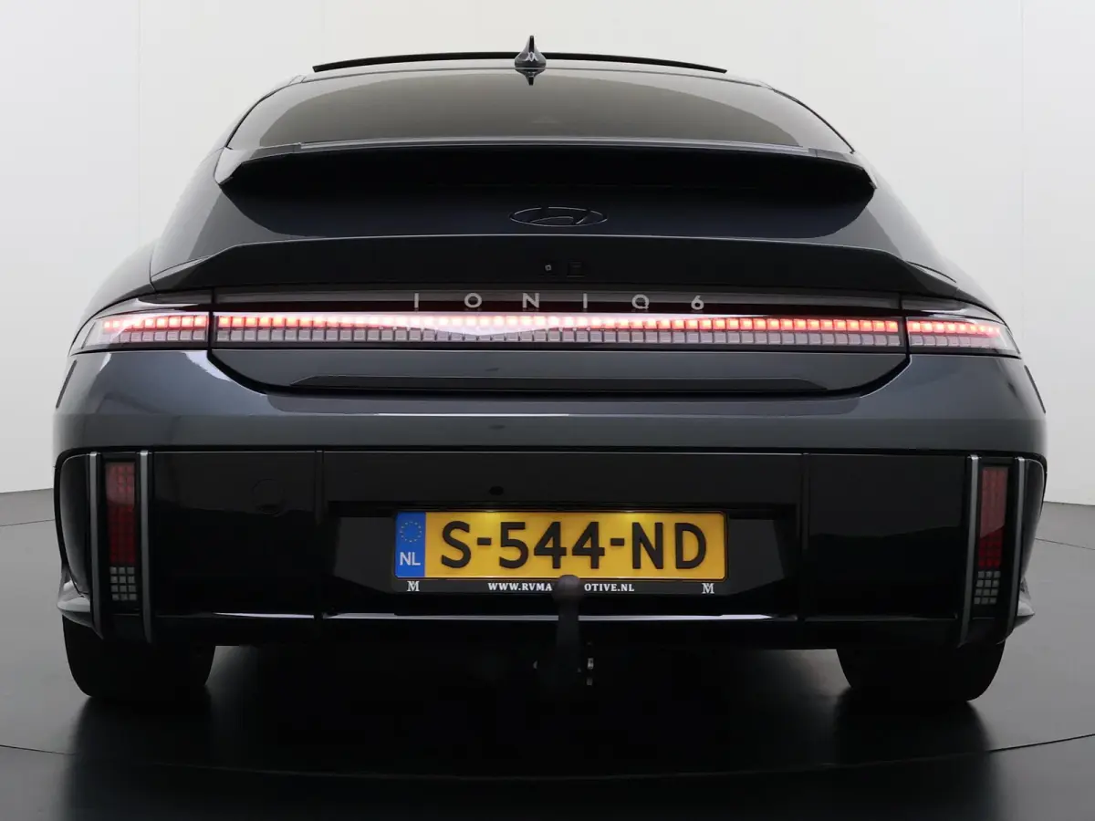 First Edition AWD 77.4 kWh VAN: 36.900,- VOOR: 32.877,- UW HERFSTVOORDEEL: 4.023,- SOH 100% | PANO | STOEL VERWAMRING VOOR & ACHTER | MEM. SEAT | ELEK. STOELEN | BOSE BOXEN | 360 CAMERA | FA