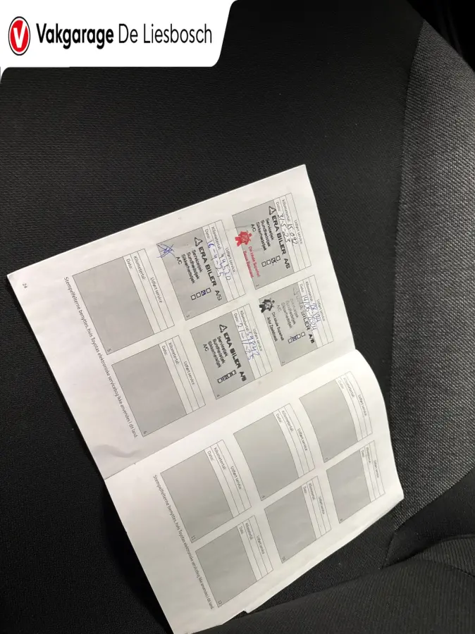 1.0 VVT-i MT Play /clima/stoelverw / camera/cruisec /pdc/apple/boeken