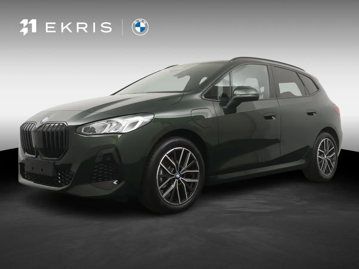 225e xDrive M Sportpakket | Travel Pack | Driver Assistant Plus | Stoelen Pakket | Trekhaak Pakket