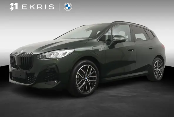 225e xDrive M Sportpakket | Travel Pack | Driver Assistant Plus | Stoelen Pakket | Trekhaak Pakket