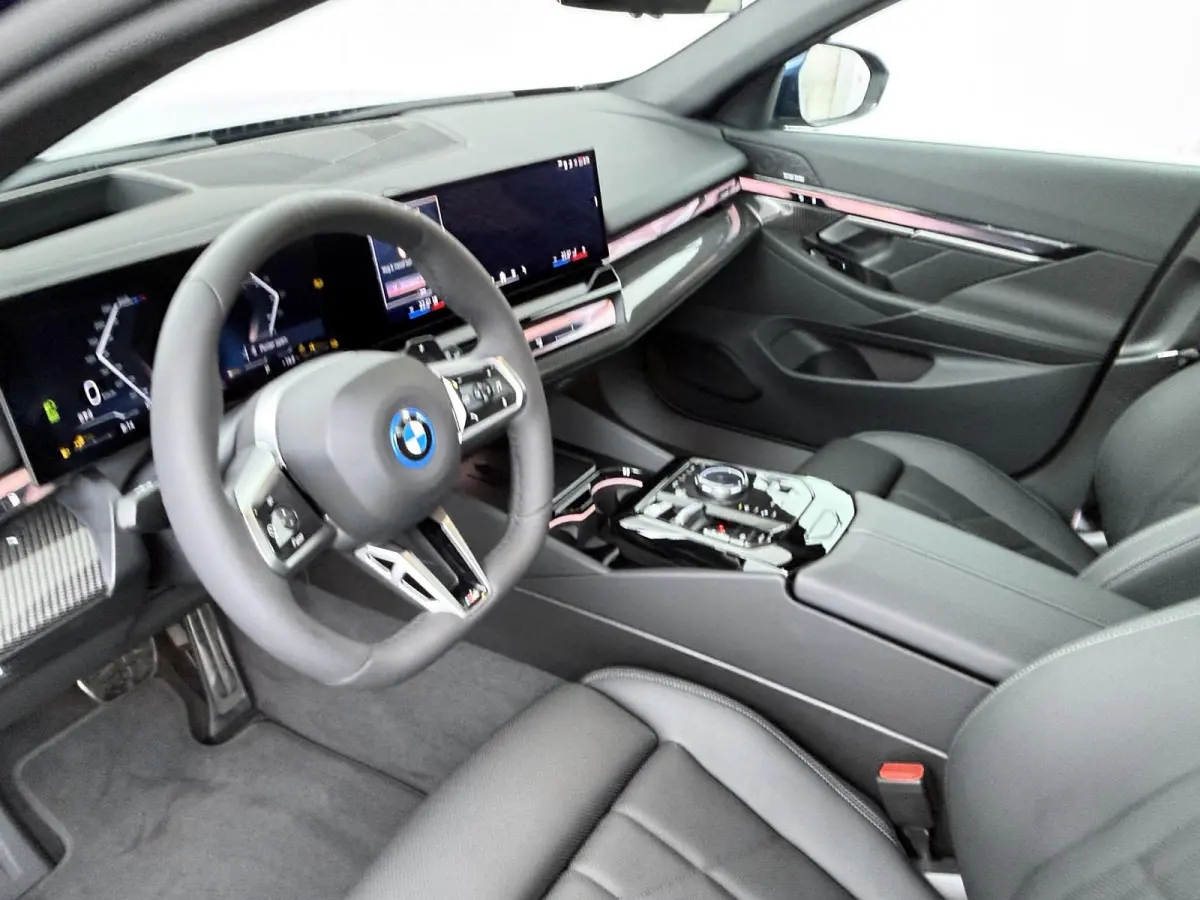 530e M Sport Edition | M Sportpakket Pro | Innovation Pack | Travel Pack | Panoramadak