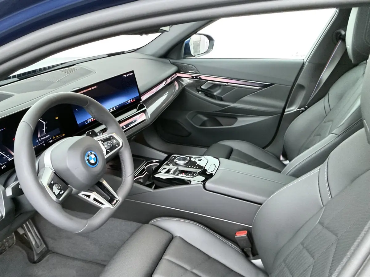 530e M Sport Edition | M Sportpakket Pro | Innovation Pack | Travel Pack | Panoramadak