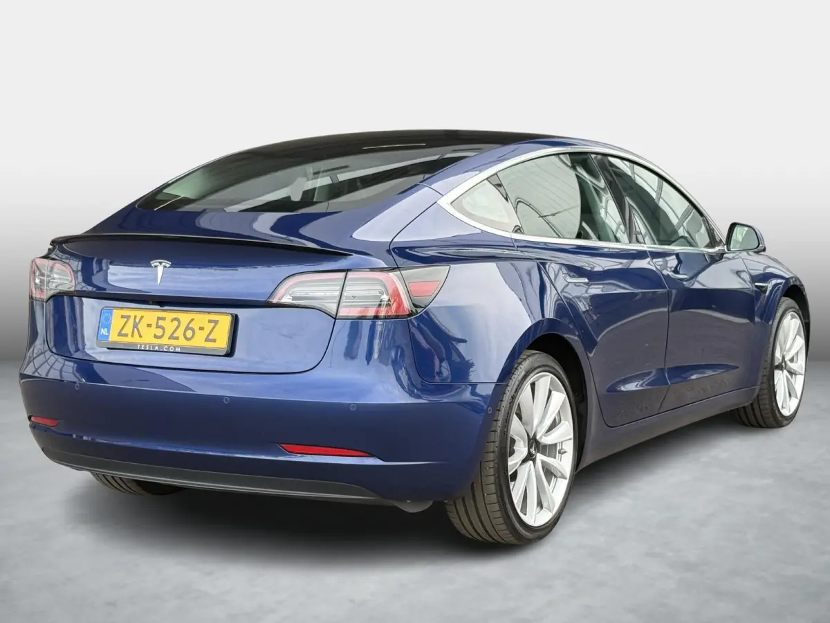 RWD 60 kWh | SOH 85,5% | Autopilot | 19'' LM | 3 Fase | Memory | 5X Stoelverwarming | NL Auto | 1e Eigenaar |