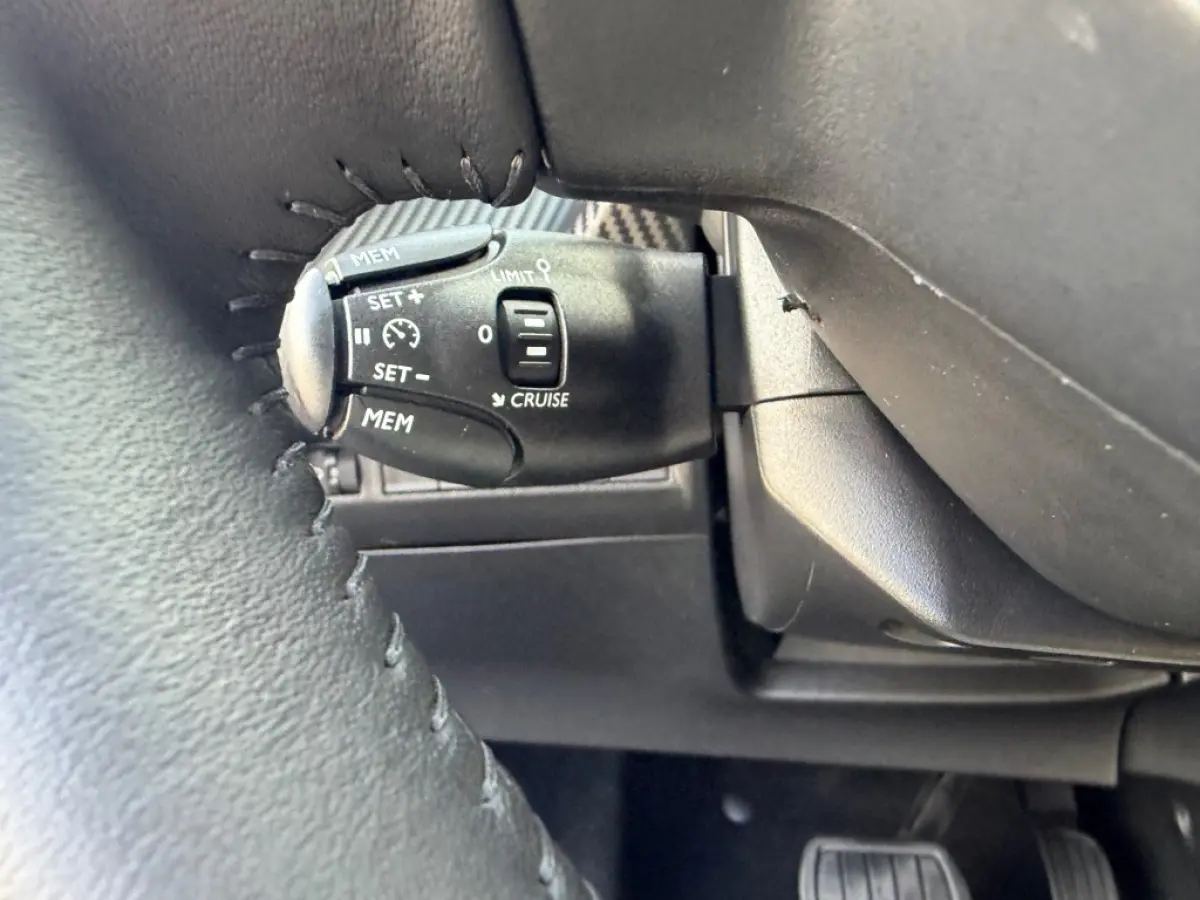 1.2 HYBRIDE 145 STYLE AUTOMAAT CARPLAY PDC AIRCO NAVI