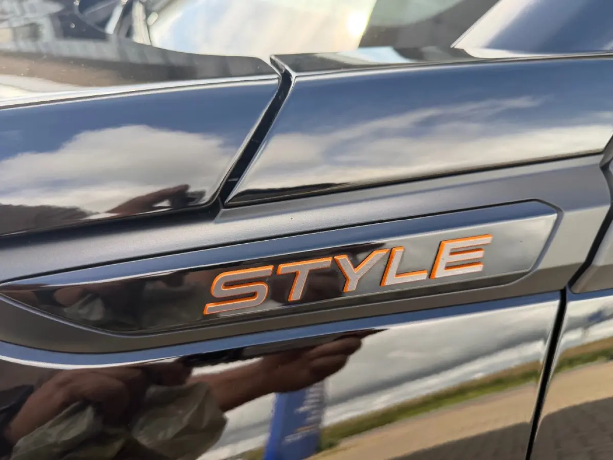 1.2 HYBRIDE 145 STYLE AUTOMAAT CARPLAY PDC AIRCO NAVI