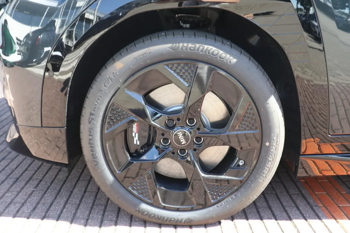 SE | John Cooper Works Trim + Pakket M