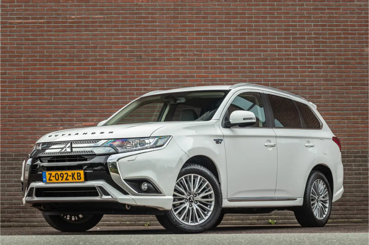 2.4 PHEV Intense, Full LED, Trekhaak, Camera, Half leder, Carplay, Stoelverwarming, DAB+.