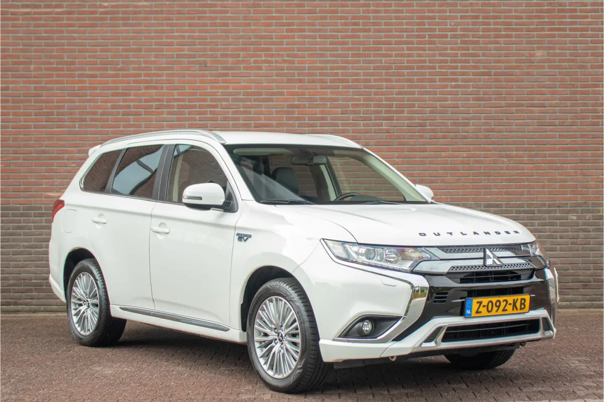 2.4 PHEV Intense, Full LED, Trekhaak, Camera, Half leder, Carplay, Stoelverwarming, DAB+.