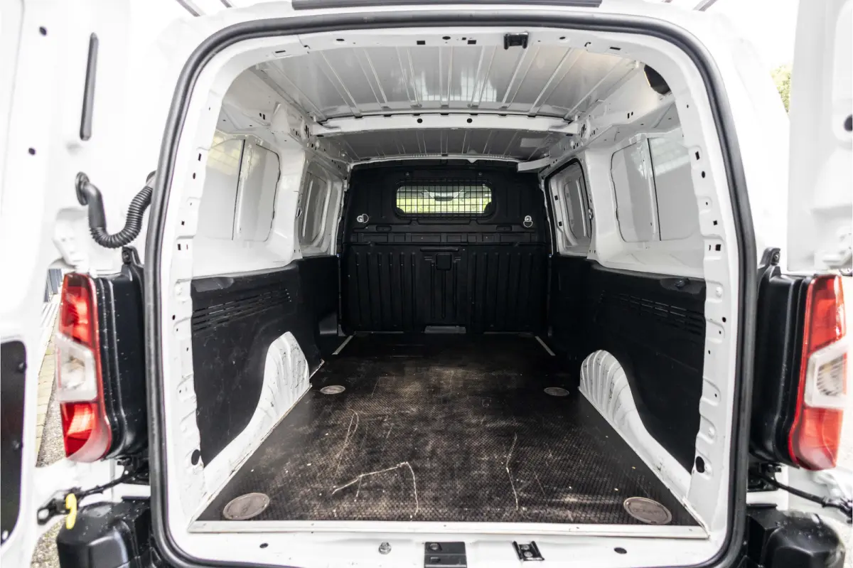 1.5 BlueHDI Pro Long EX.BTW | Inclusief Imperial met ladderrol | All Season banden |