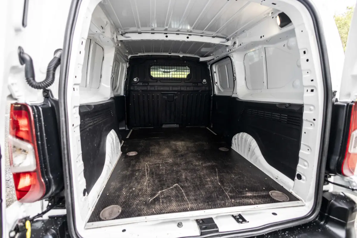 1.5 BlueHDI Pro Long EX.BTW | Inclusief Imperial met ladderrol | All Season banden |