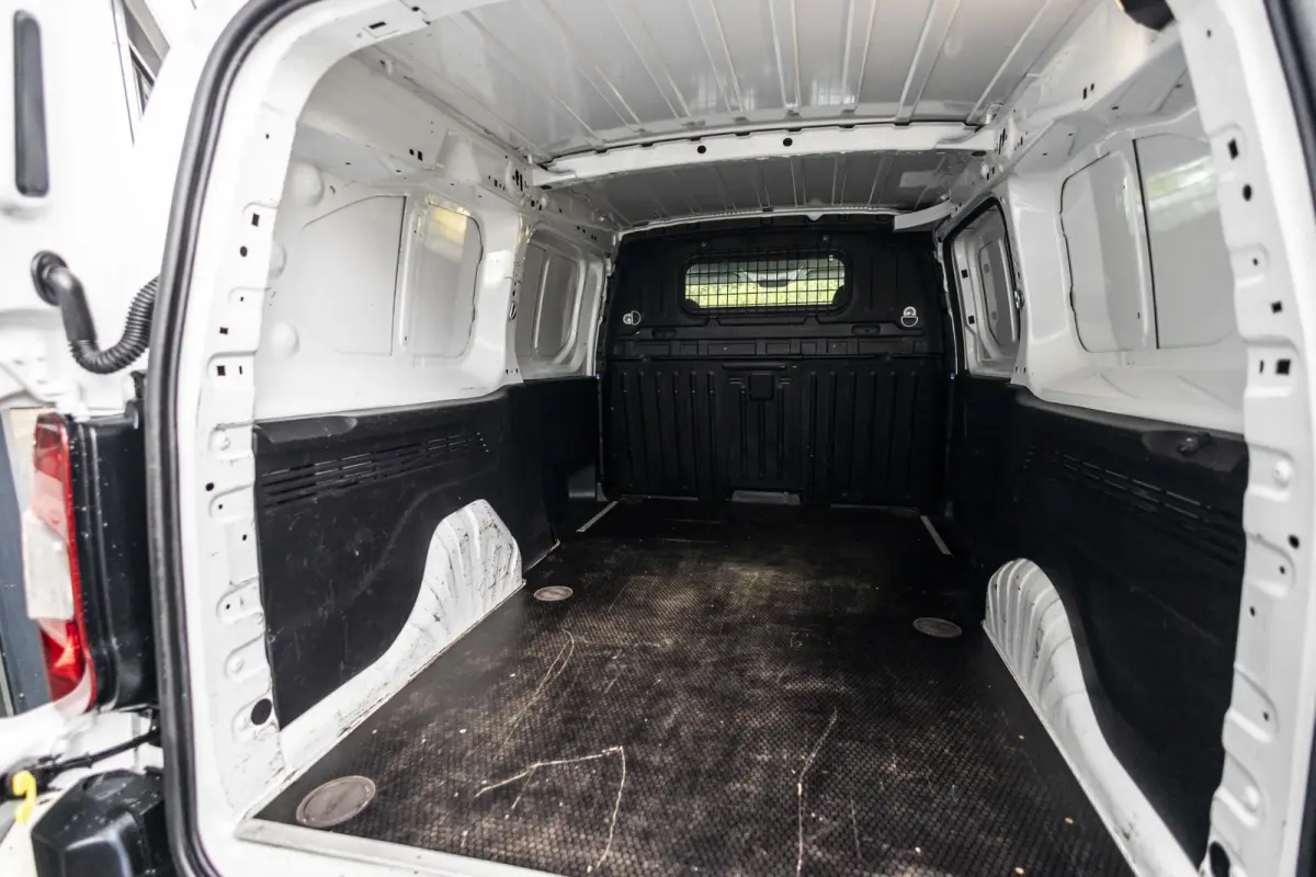 1.5 BlueHDI Pro Long EX.BTW | Inclusief Imperial met ladderrol | All Season banden |