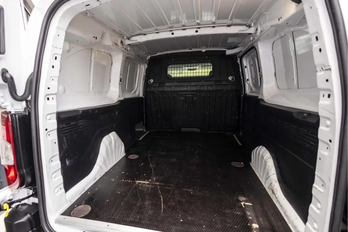 1.5 BlueHDI Pro Long EX.BTW | Inclusief Imperial met ladderrol | All Season banden |