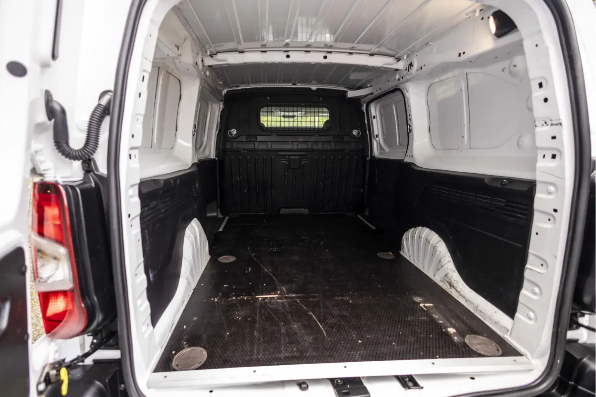 1.5 BlueHDI Pro Long EX.BTW | Inclusief Imperial met ladderrol | All Season banden |