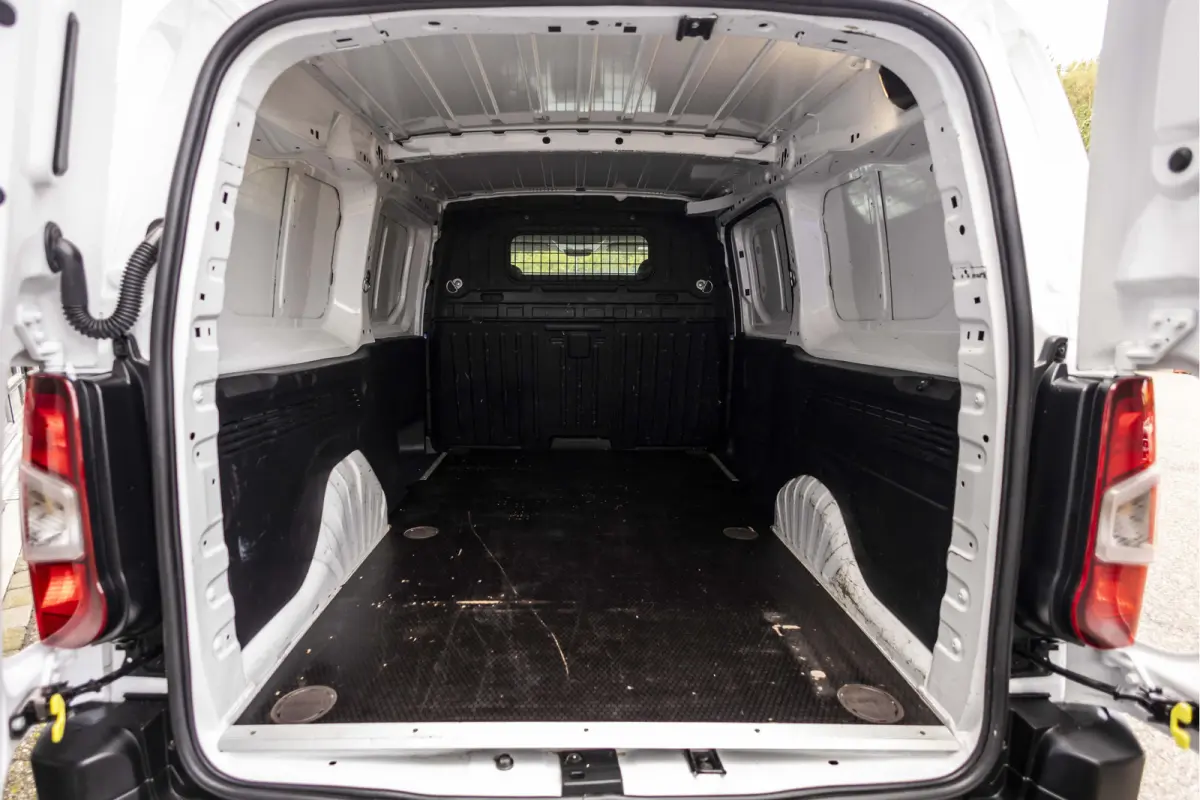 1.5 BlueHDI Pro Long EX.BTW | Inclusief Imperial met ladderrol | All Season banden |