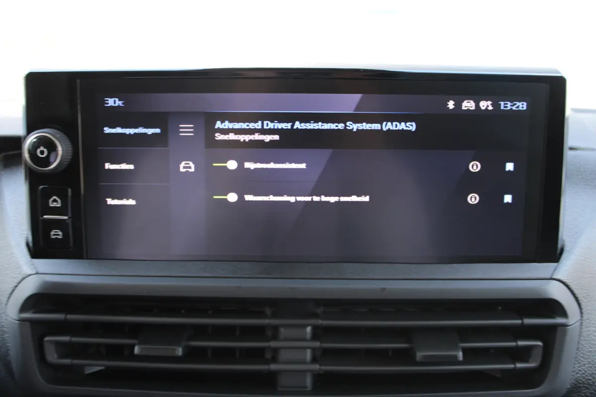 L3 75 kWh | 8 JAAR GARANTIE | CAMERA | NAVI | BETIMMERING | DRAADLOOS CARPLAY