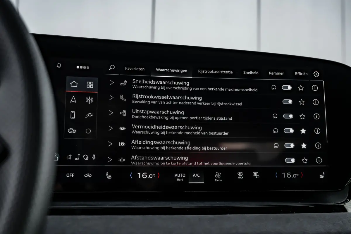 S edition performance 100 kWh 306PK | Trekhaak | Luchtvering | Panoramadak | Head-up display | Bang & Olufsen